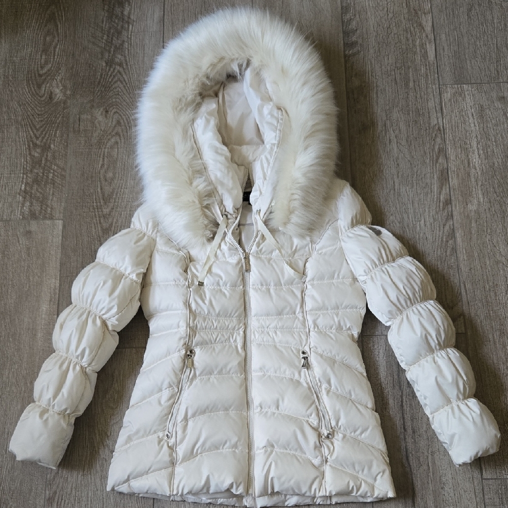 Laundry By Shelli Segal Cream Fur-Trimmed Puffer Jacket